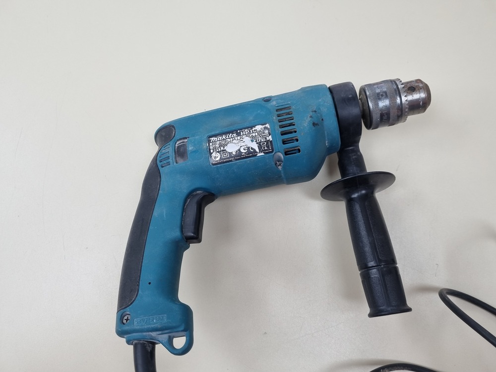 Дрель-ударная Makita HP1620.