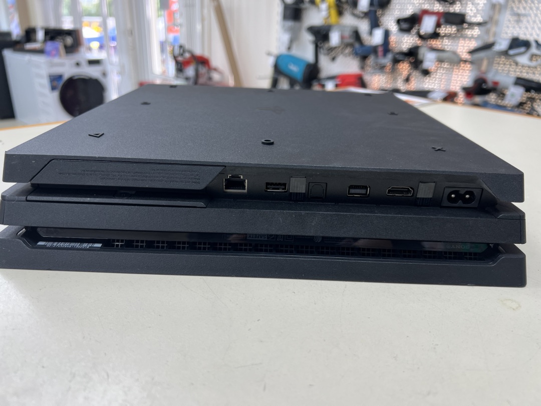 Игровая приставка PlayStation 4 Pro 1Tb