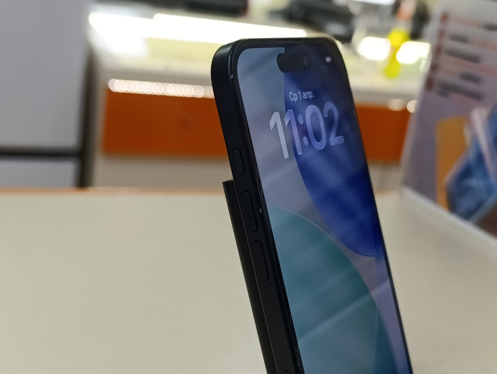 Смартфон Apple Iphone 16 128Gb