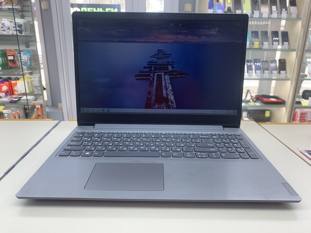 Ноутбук Lenovo; AMD 3020e, Radeon Vega 3, 4 Гб, 128 Гб, Нет