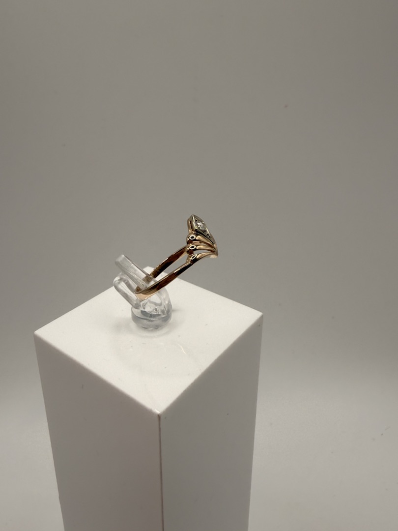 КОЛКМ585 КОЛЬЦО С КАМНЕМ (Au 585)