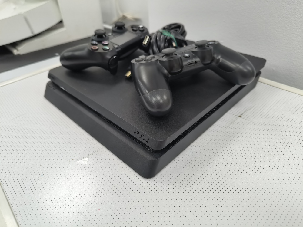 Игровая приставка PlayStation 4 Slim 500GB
