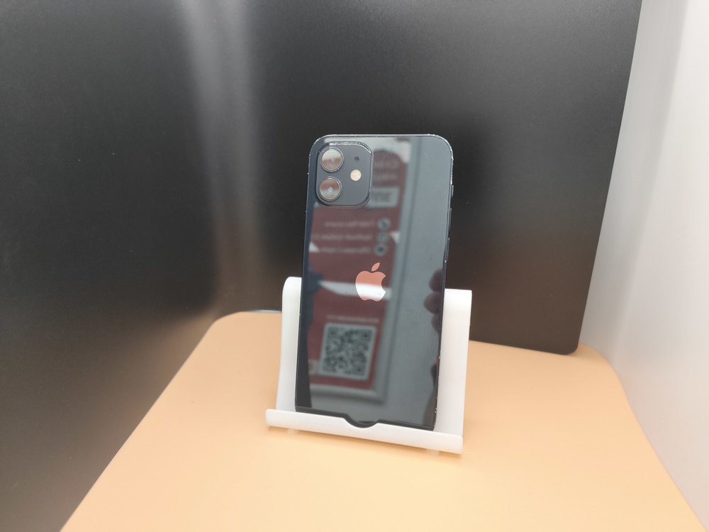 Смартфон Apple iPhone 12 64Gb