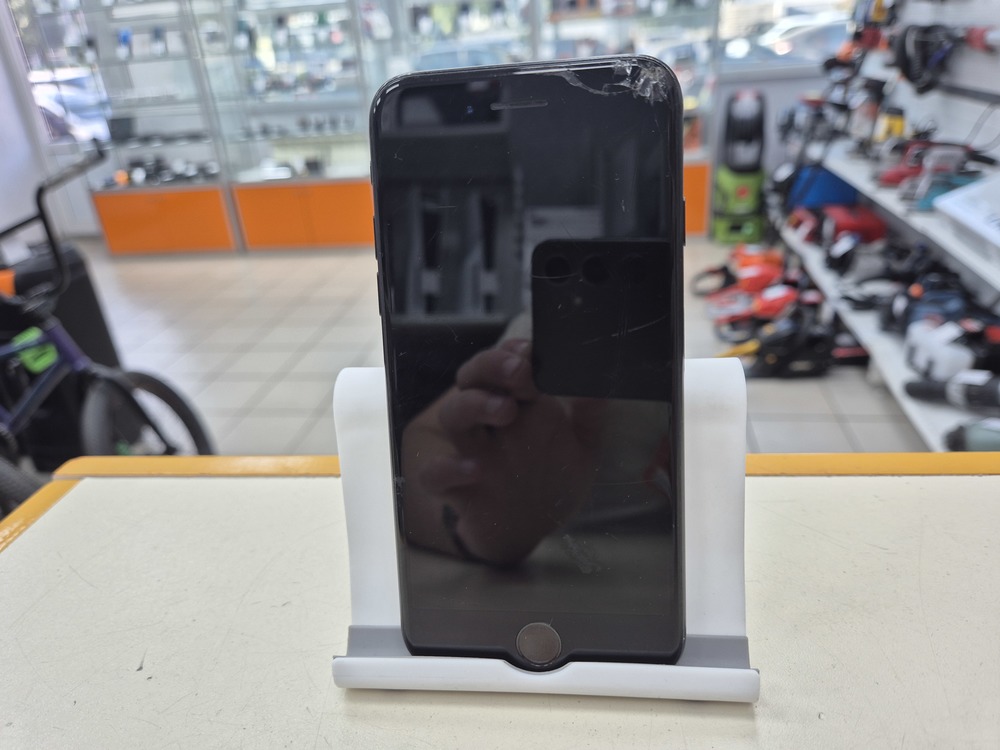 Смартфон Apple iPhone SE 2020 64Gb
