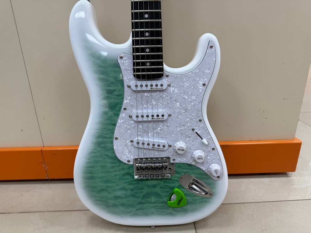 Электрогитара Fender Stratocaster