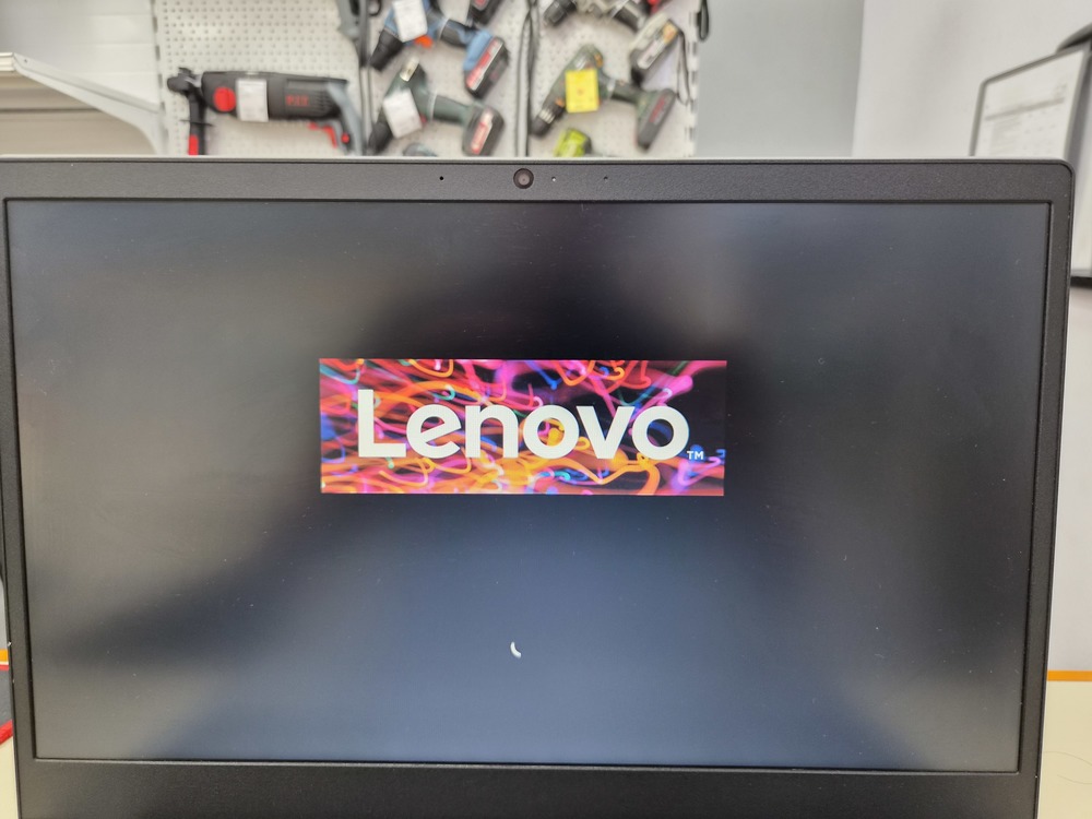 Ноутбук Lenovo; A4-9125, Radeon R3 series, 8 Гб, 120 Гб, Нет