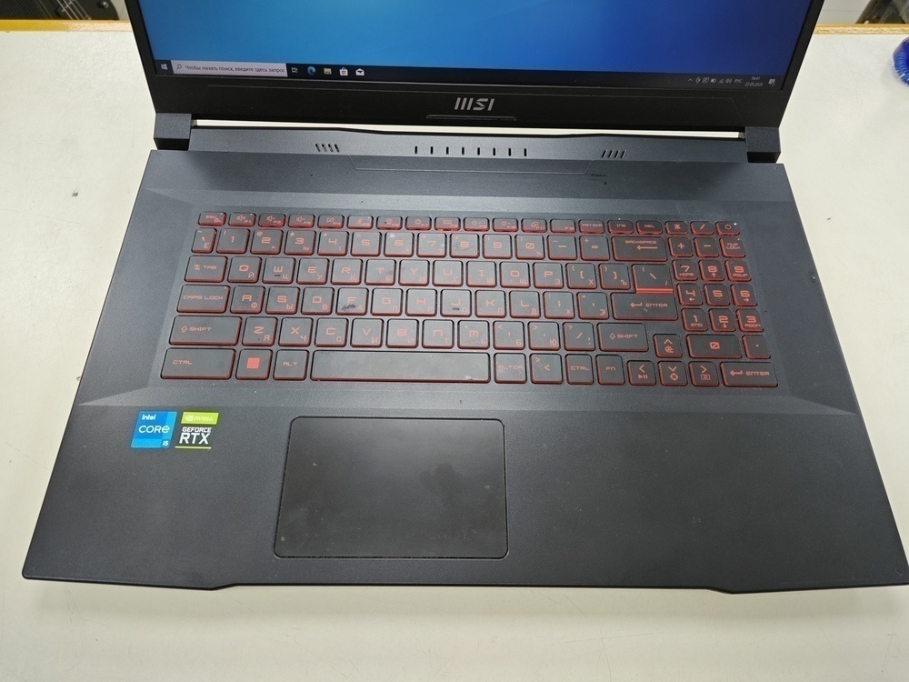 Ноутбук MSI MS-17L2;  Core I5-11400H, GeForce RTX 3050, 8 Гб, 500 Гб, Нет