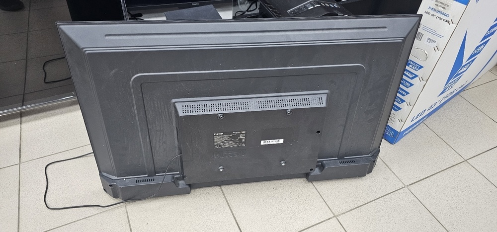 LED Телевизор Dexp F43H8050C