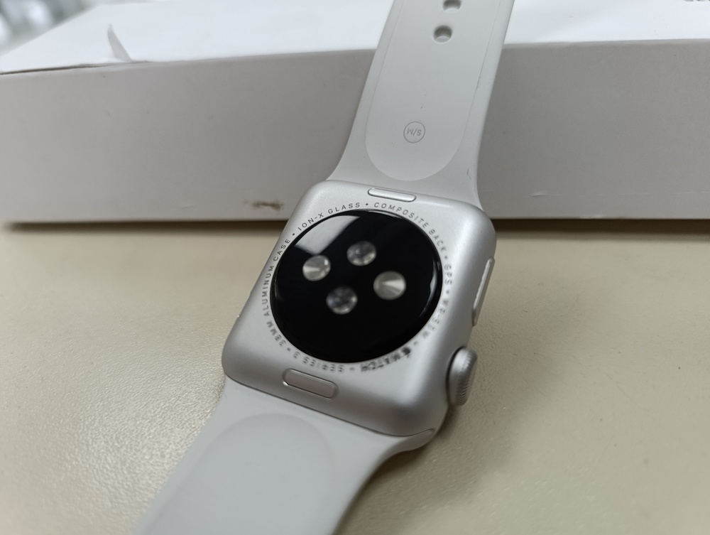 Смарт-часы Apple Watch Series 3 38 мм