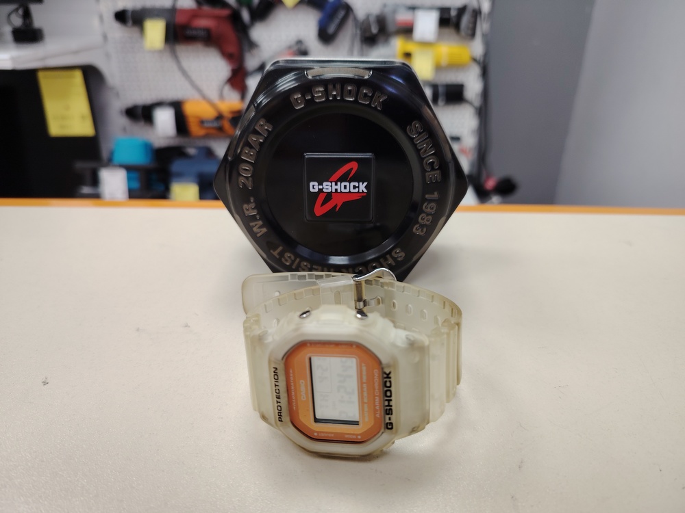 Часы наручные Casio DW-5600LS