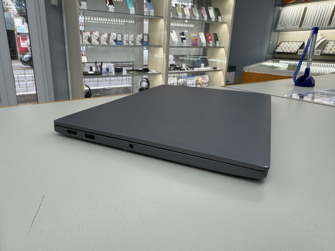 Ноутбук Xiaomi; Core i7-8550U, GeForce MX150 (25 W), 8 Гб, 256 Гб, Нет