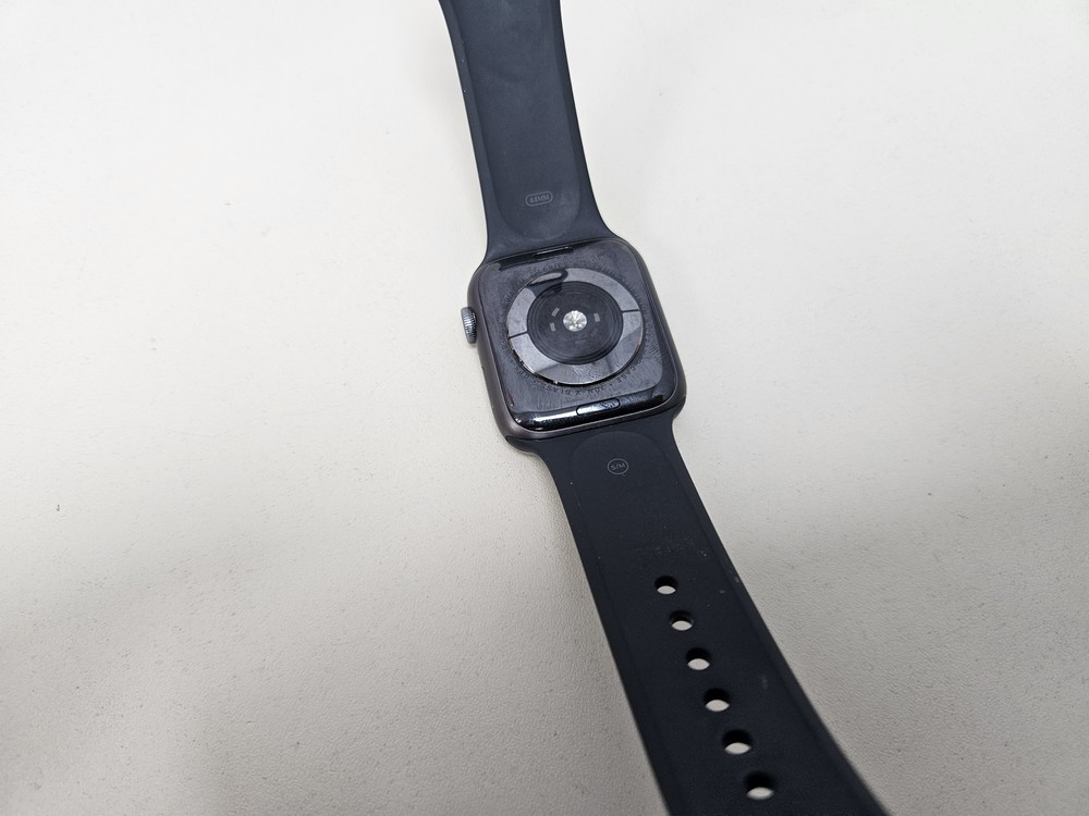 Смарт-часы Apple Watch Series 5 44 мм