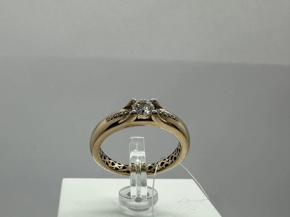 КОЛЬЦО С КАМНЯМИ (Au 585)