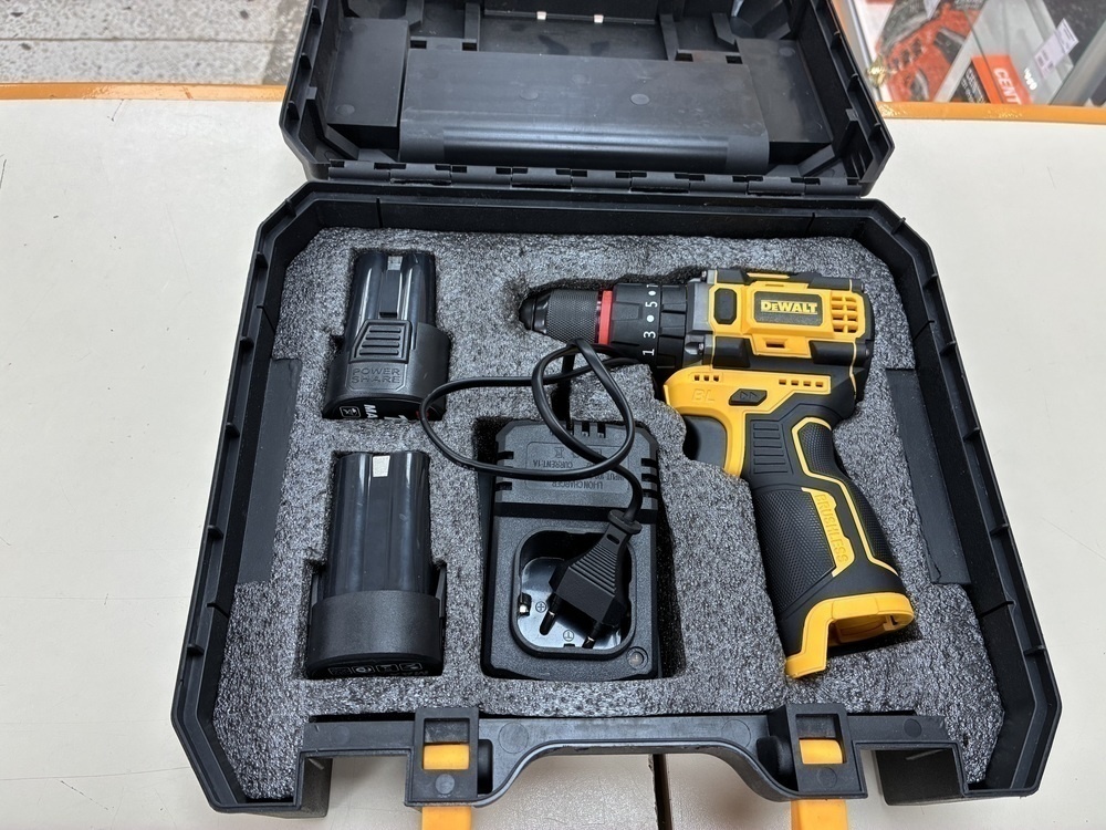 Шуруповерт Dewalt 18V