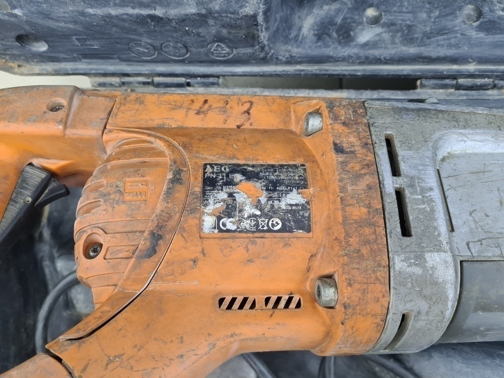 Перфоратор AEG PN11E;