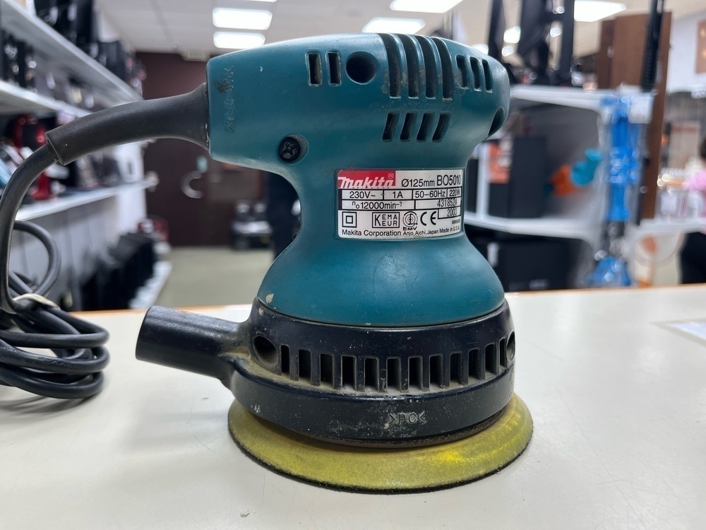 Шлифовальная машина Makita B05040