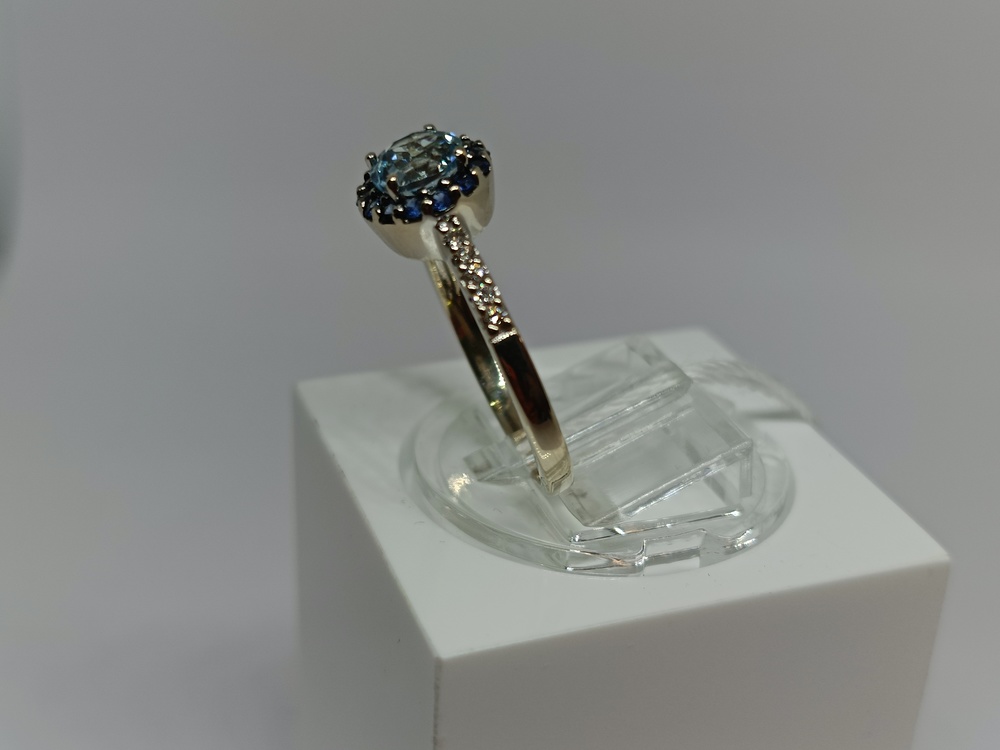 КОЛЬЦО С КАМНЯМИ (Au 585)