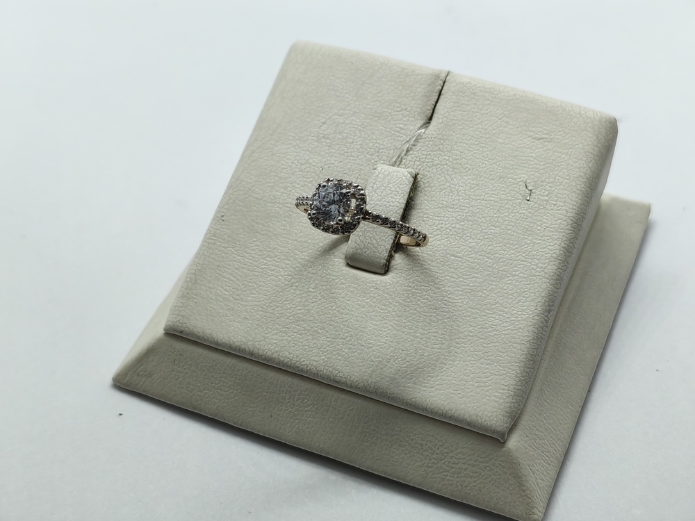 КОЛЬЦО С КАМНЯМИ (Au 585)