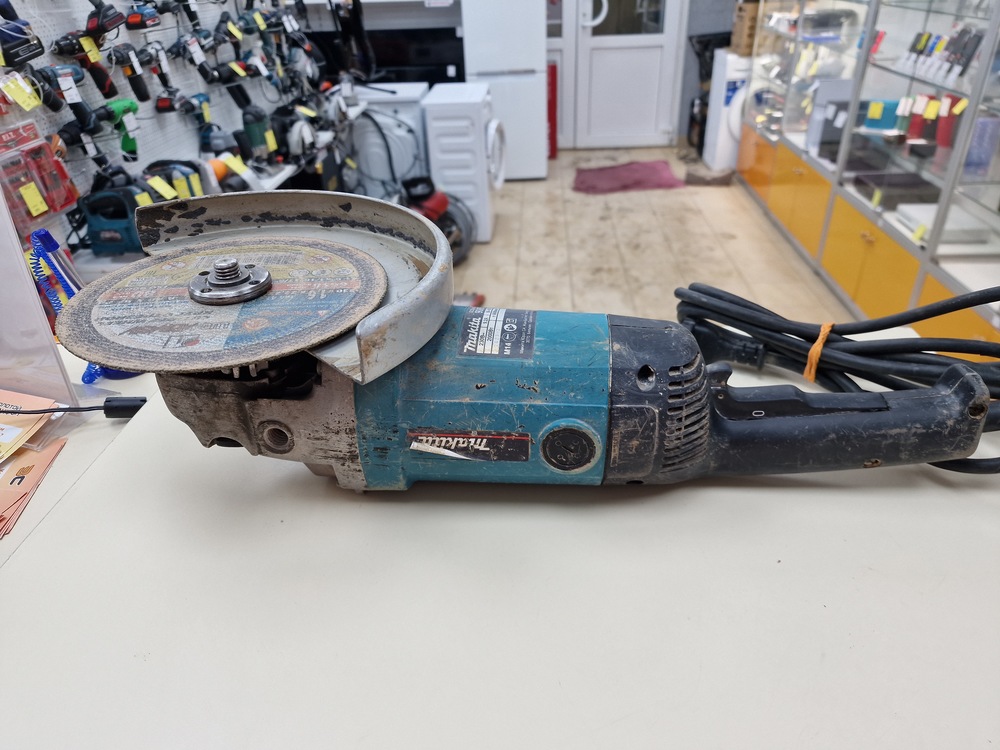 Угловая шлифмашина Makita GA9050