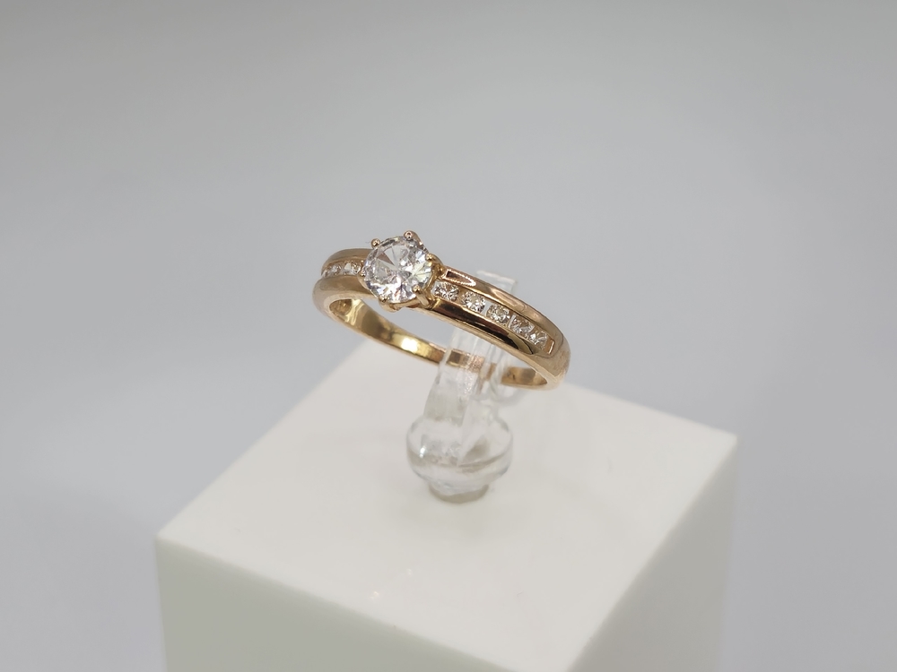 КОЛКМИ585 КОЛЬЦО С КАМНЯМИ (Au 585)