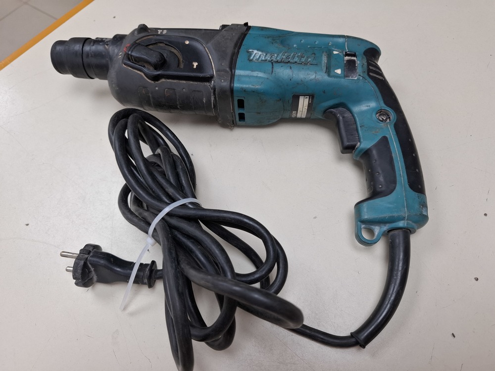 Перфоратор Makita HR2470