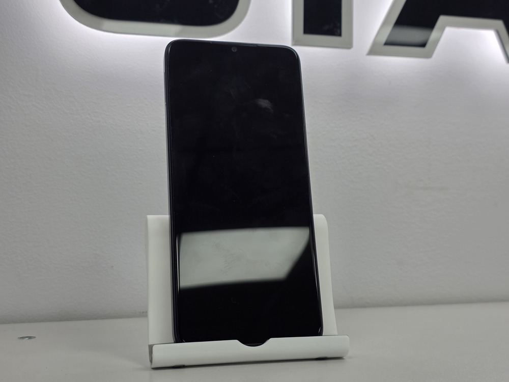 Смартфон Infinix HOT 30i 4/64