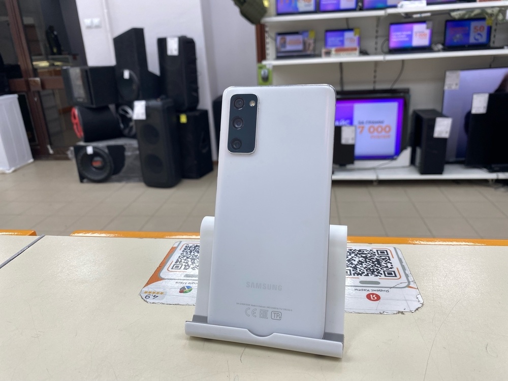 Смартфон Samsung Galaxy S20 FE 6/128