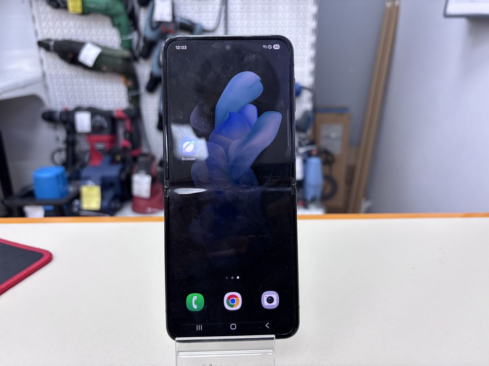 Смартфон Samsung Galaxy Z Flip 4 8/128