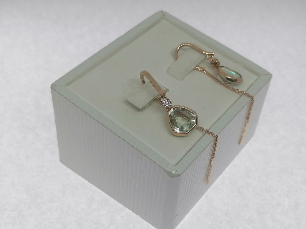 51-323-02424-1 СЕРЬГИ ПРОДЕВКИ с камнями (Au 585)