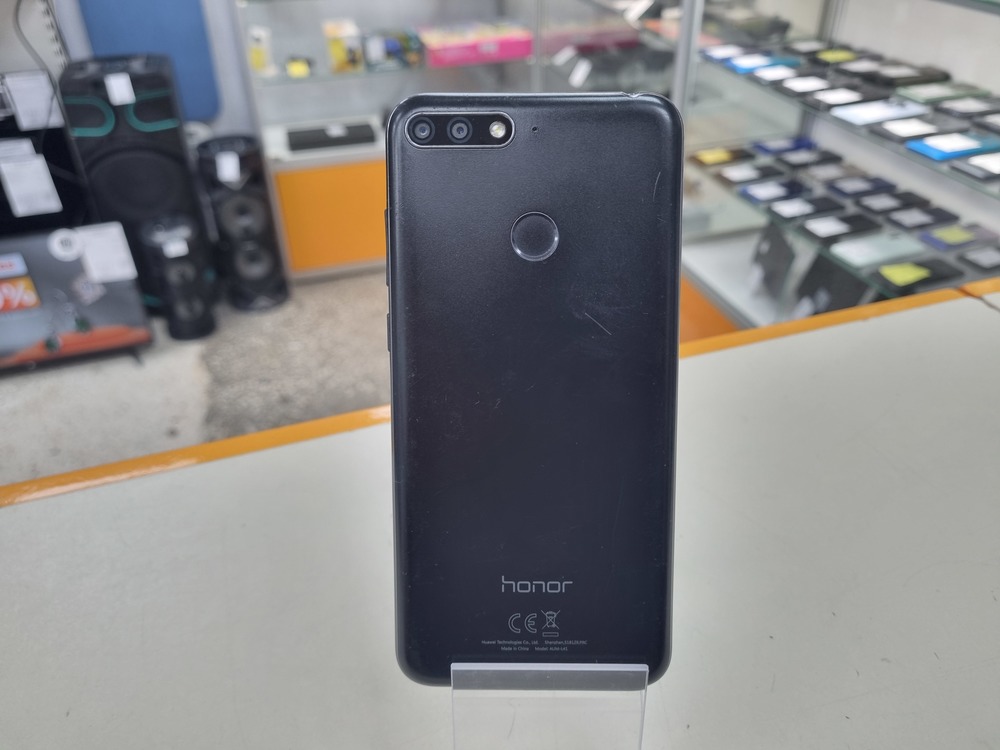 Смартфон Honor 7C 3/32
