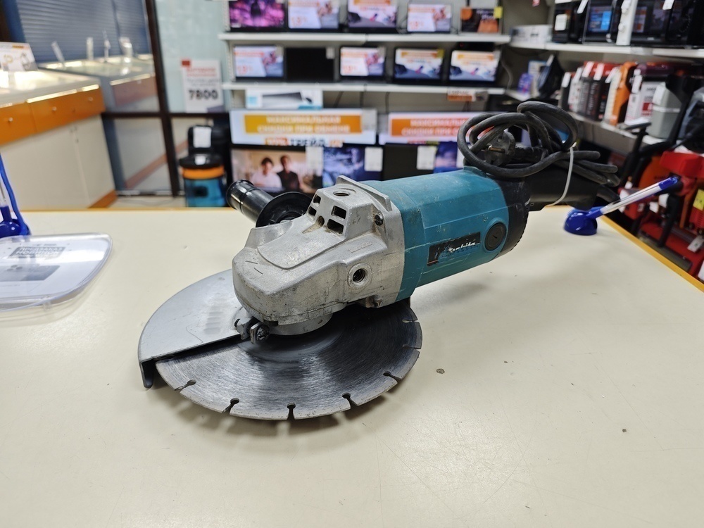 Угловая шлифмашина Makita 9069/230