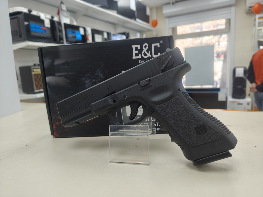 Пистолет пневматический Glock 18C