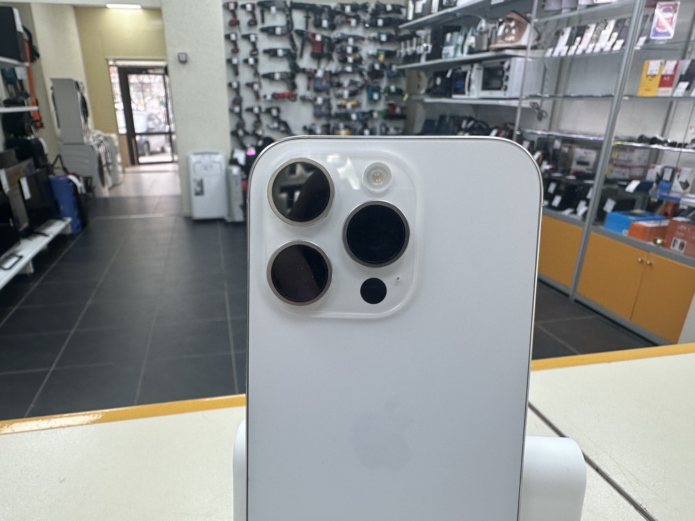Смартфон Apple Iphone 16 Pro 128Gb