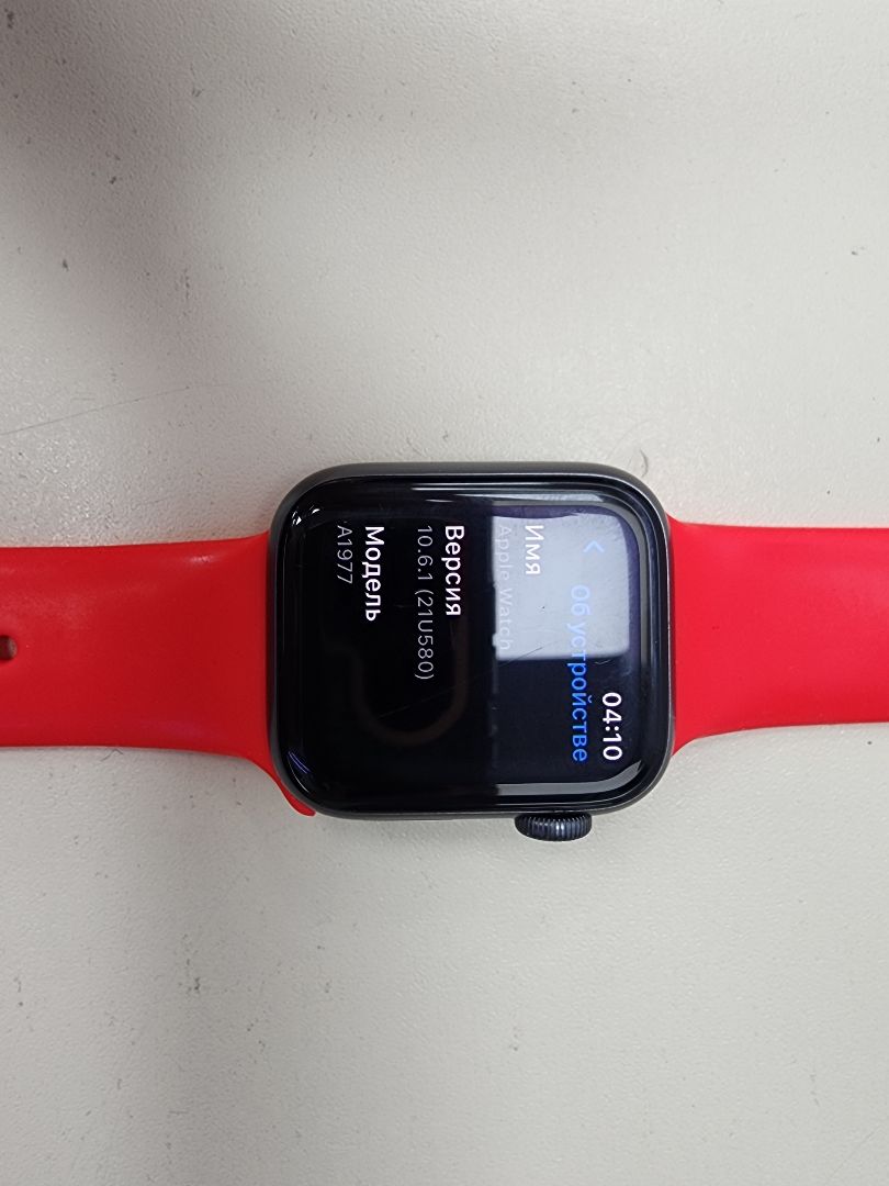 Смарт-часы Apple Watch Series 4 40 мм