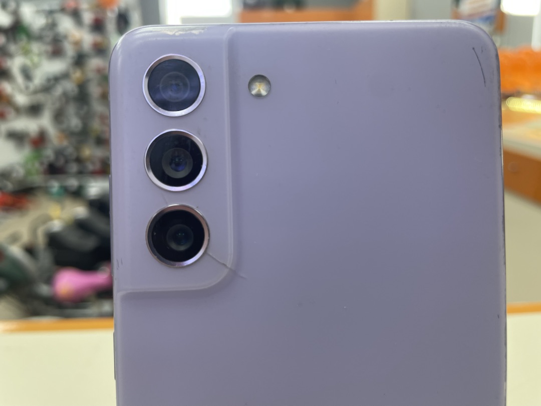 Смартфон Samsung Galaxy S21 FE 6/128