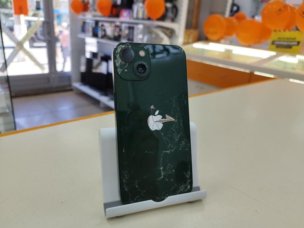 Смартфон Apple iPhone 13 128Gb