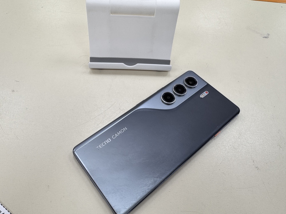 Смартфон Tecno Camon 40 Pro 5G 8/256