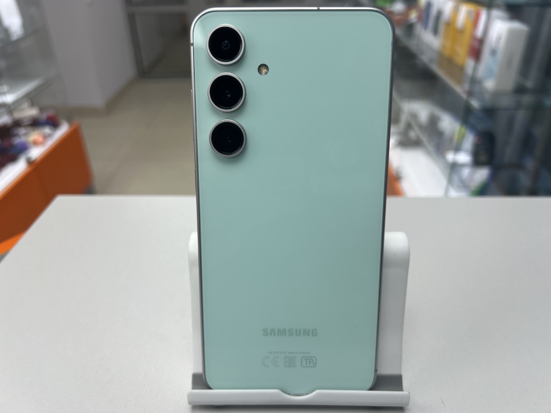 Смартфон Samsung Galaxy S24 FE 8/128