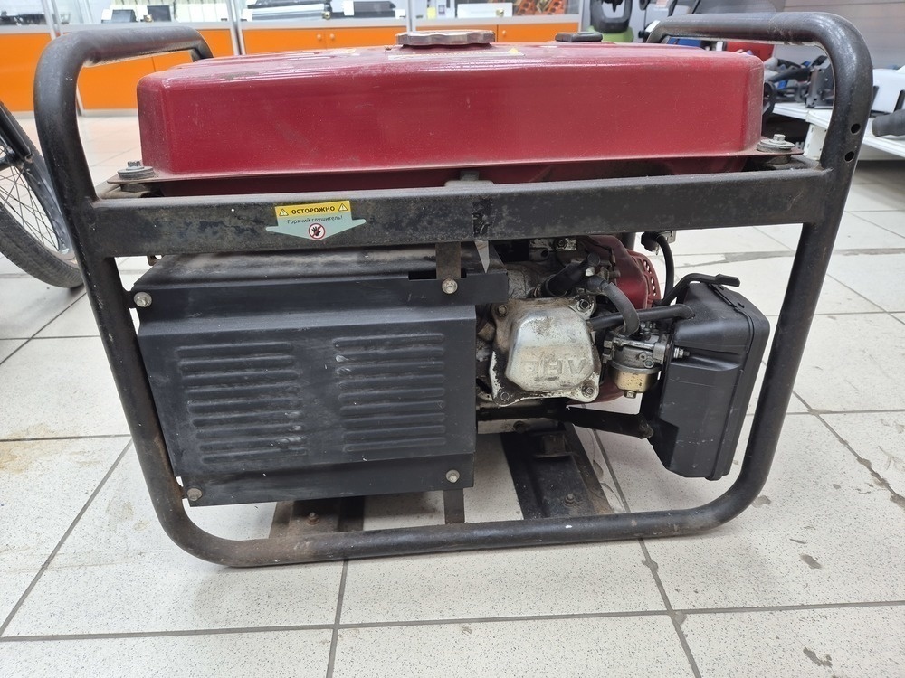 Бензогенератор Elitech БЭС 2500 Р