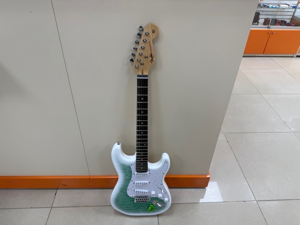 Электрогитара Fender Stratocaster