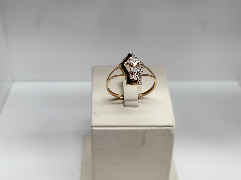 КОЛЬЦО С КАМНЯМИ (Au 585)