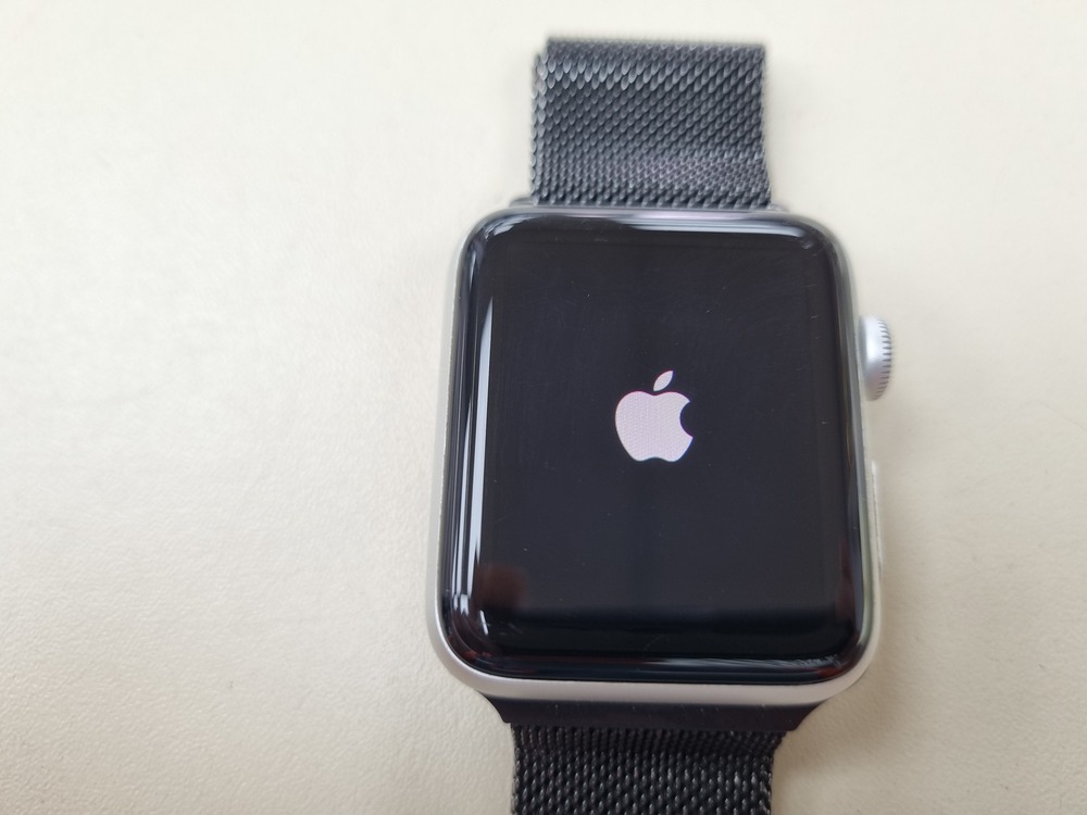 Смарт-часы Apple Watch Series 3 42 мм
