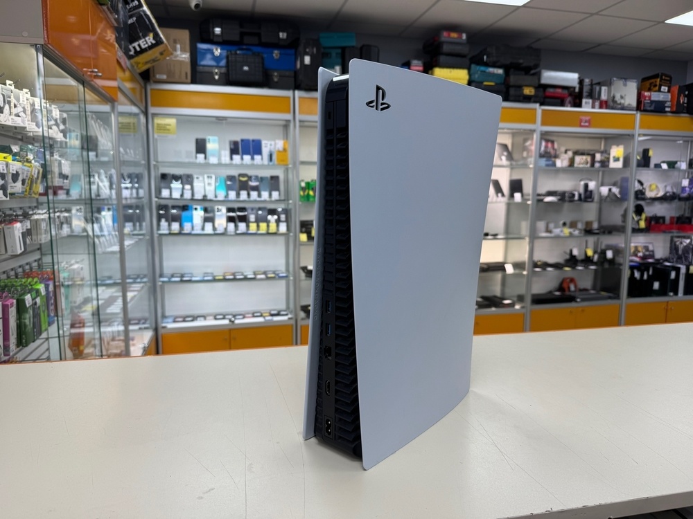 Игровая приставка PlayStation 5 825Gb (С дисководом)