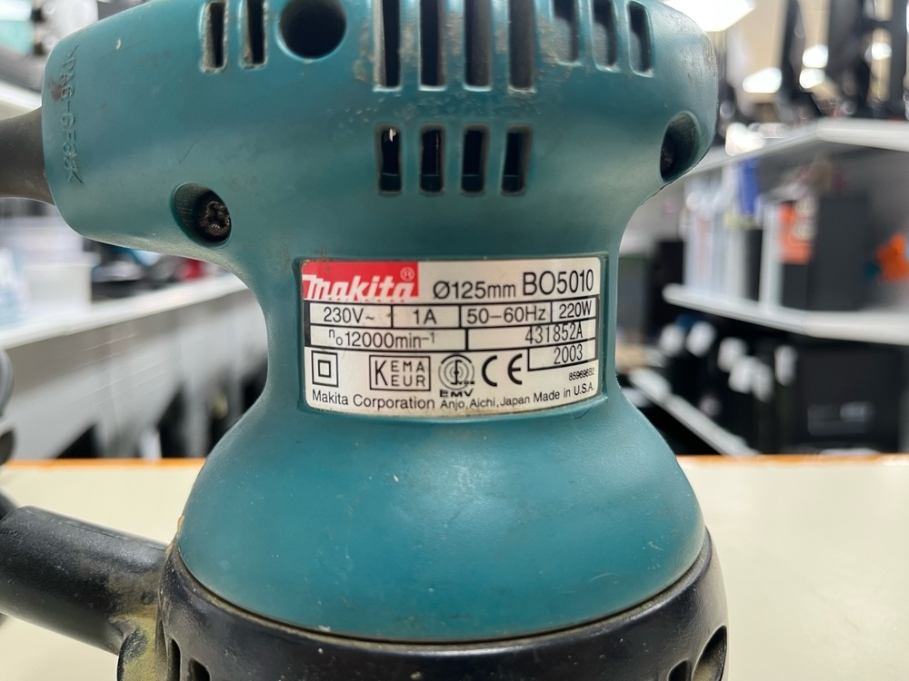 Шлифовальная машина Makita B05040