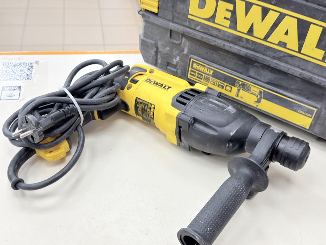 Перфоратор Dewalt D25103K