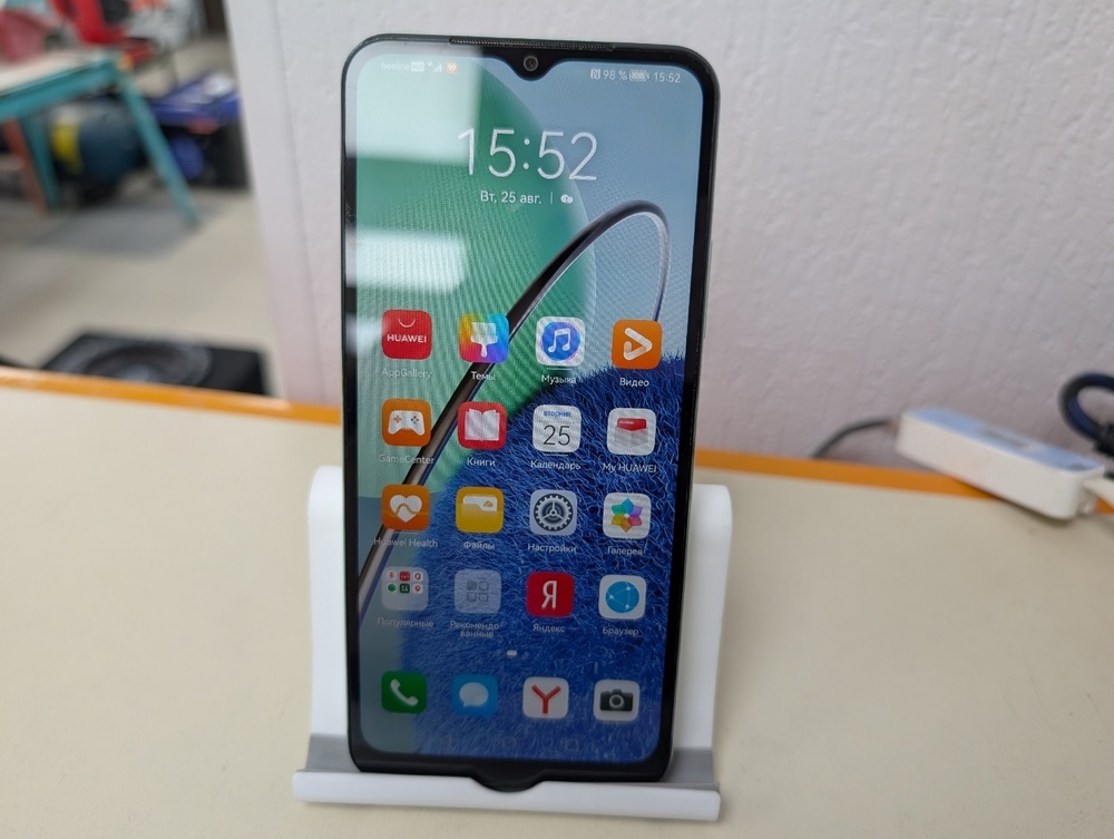 Смартфон Huawei Nova Y61 4/64