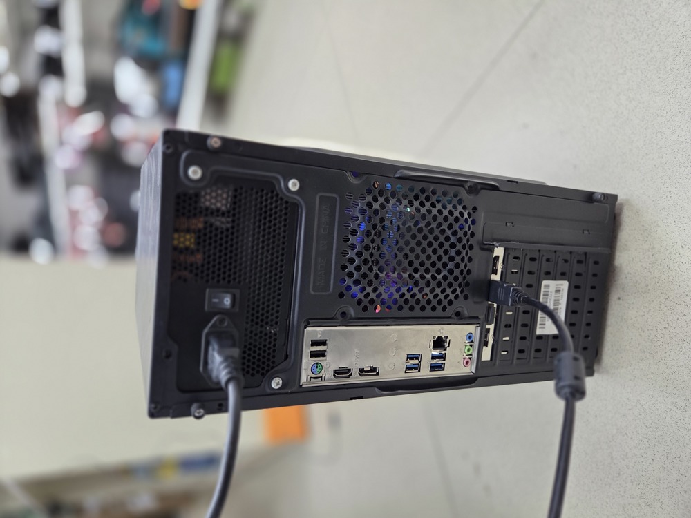 Системный блок Noname;  Core I5-11400, Radeon RX6600XT, 16 Гб, 240 Гб, 1 Tb