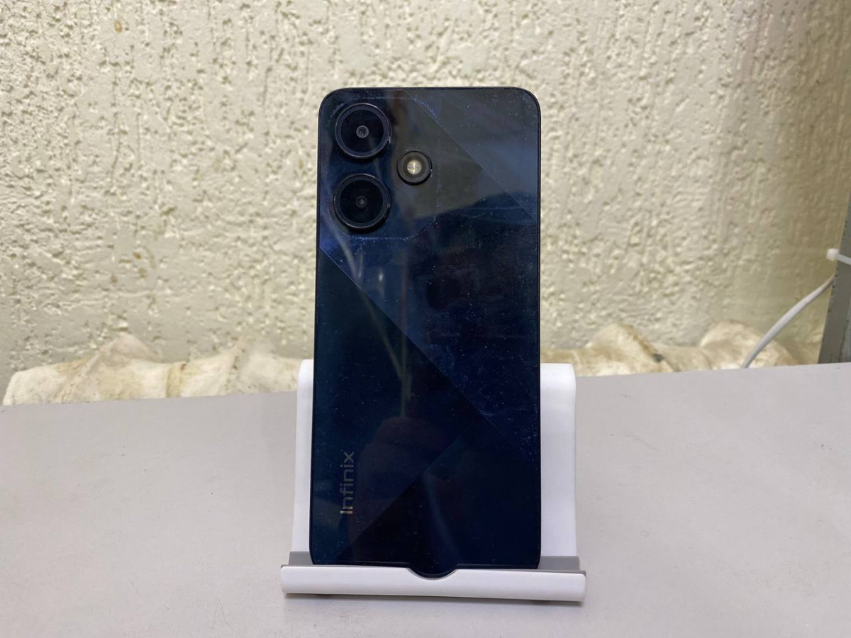 Смартфон Infinix HOT 30i 8/128