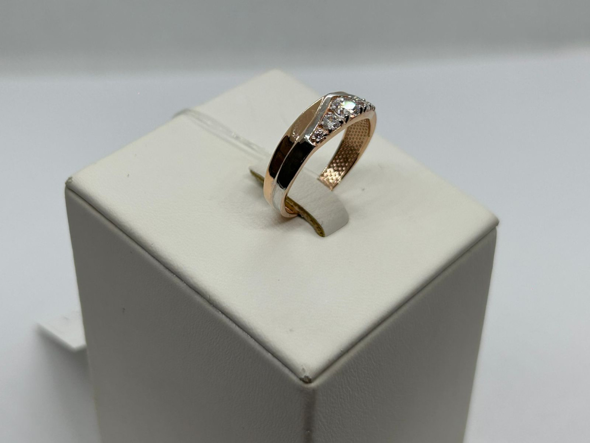 КОЛЬЦО С КАМНЯМИ (Au 585)