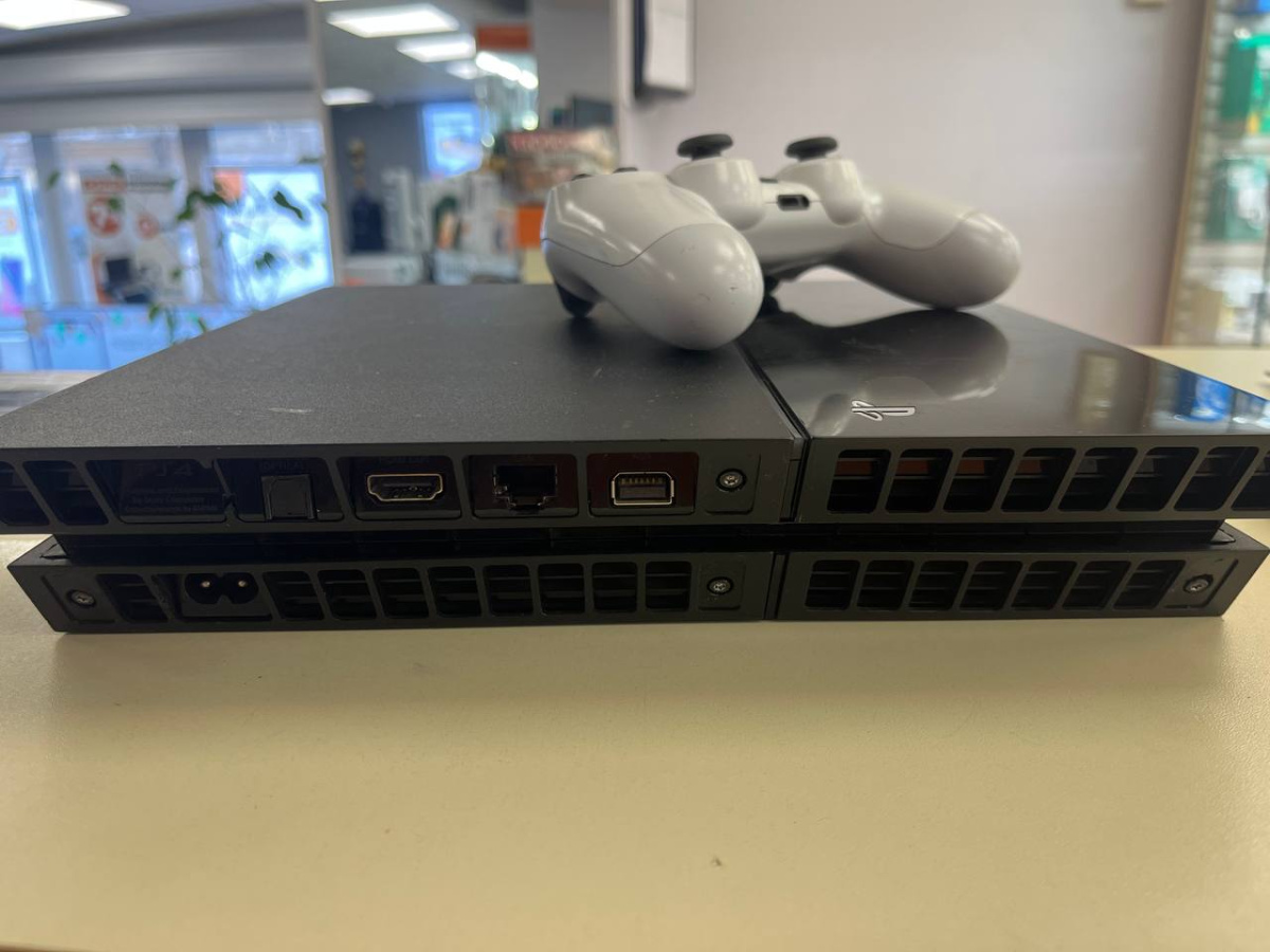 Игровая приставка PlayStation 4 FAT 500GB